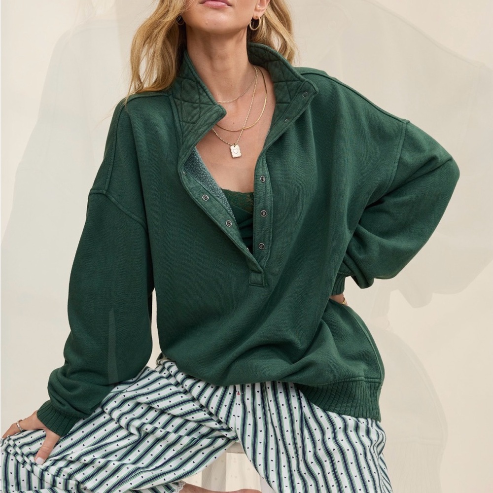 Aerie Oh Snap! Sweatshirt in Rugged Green